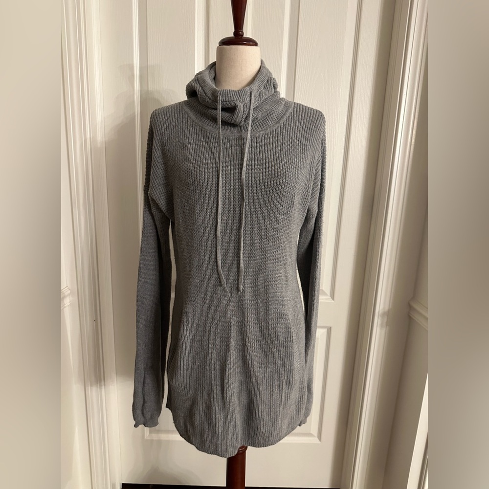Akini Anthro long hooded sweater tunic